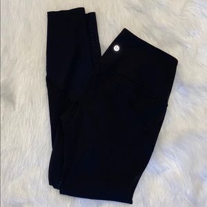 Laser cut detail  - lululemon - size 6
